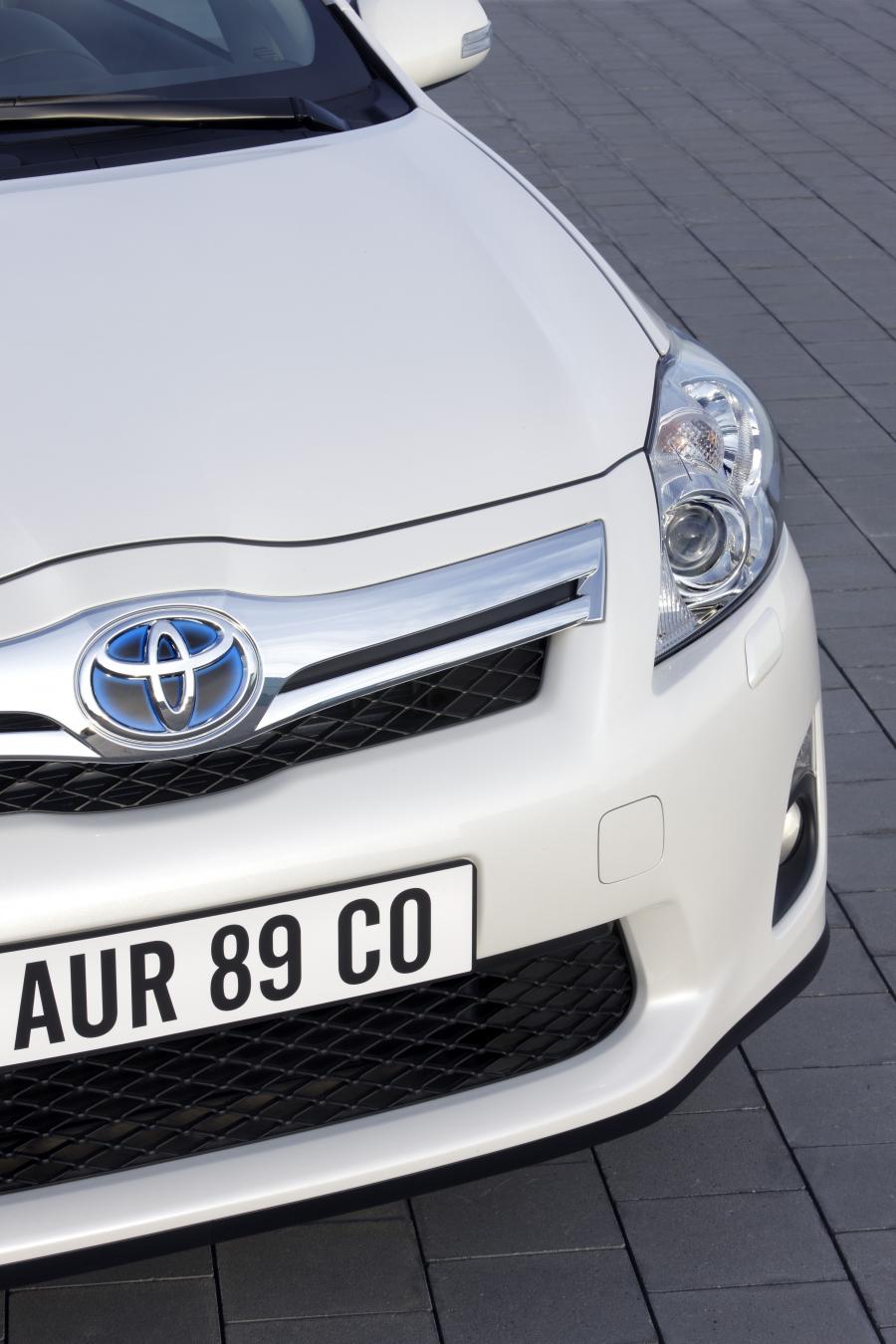  Toyota Auris HSD 2010 года  (фото 21 из 111)